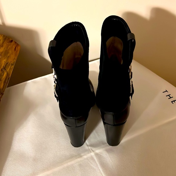 MICHAEL KORS. BLACK BOOTIES. Size 8 and half - Picture 3 of 11